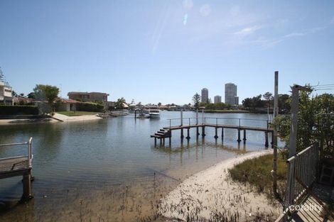 29 Vaggelas Cres, Biggera Waters, QLD 4216