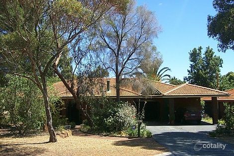 16 Burrinjuck Rd, Gooseberry Hill, WA 6076