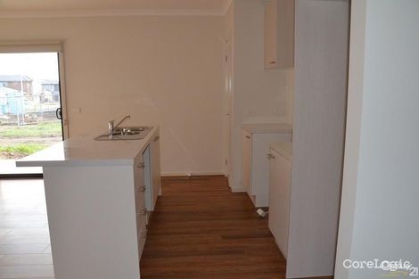 Property photo of 41 Elmsford Crescent Cranbourne West VIC 3977