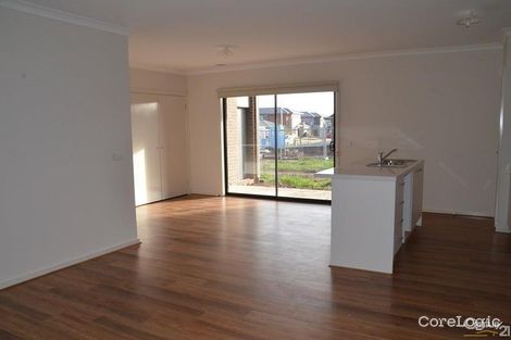Property photo of 41 Elmsford Crescent Cranbourne West VIC 3977