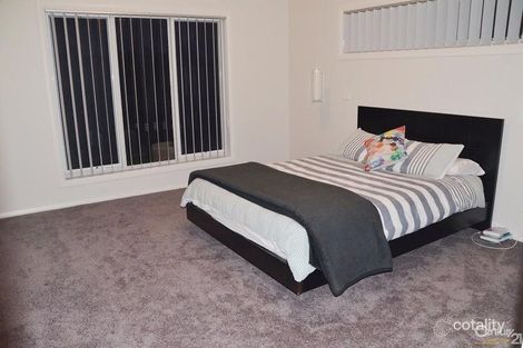 Property photo of 10 Ocean Bend Pakenham VIC 3810