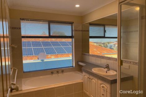 Property photo of 15 Rialto Place Halls Head WA 6210