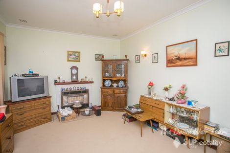 Property photo of 33 Maroog Way Nollamara WA 6061