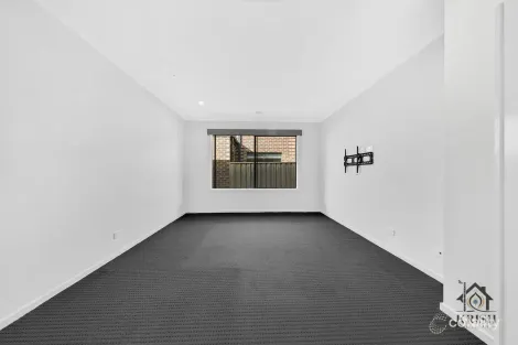 Property photo of 53 Ramornie Loop Wollert VIC 3750
