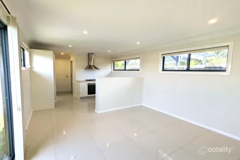 Property photo of 84 Kerry Crescent Berkeley Vale NSW 2261