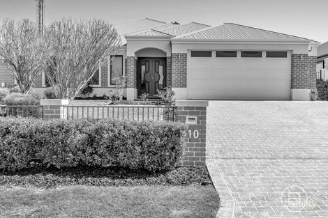 Property photo of 10 Currancy Lass Rise Madora Bay WA 6210