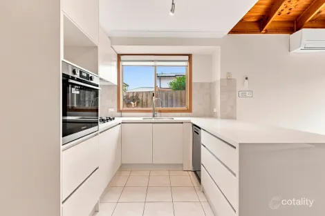 Property photo of 2/265 Queen Street Altona VIC 3018