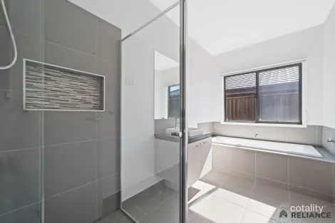 Property photo of 43 Sandygate Circuit Strathtulloh VIC 3338