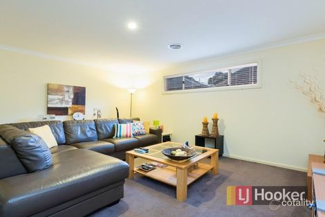 Property photo of 9 Lucerne Circuit Pakenham VIC 3810