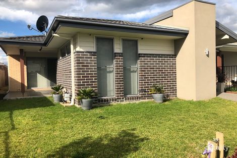 Property photo of 2 Bunyip Lane Clyde North VIC 3978