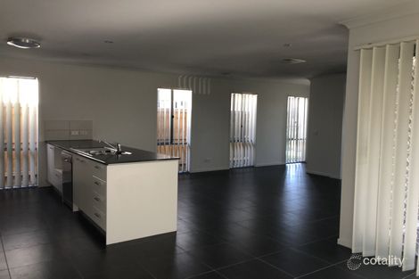 Property photo of 2 Bunyip Lane Clyde North VIC 3978