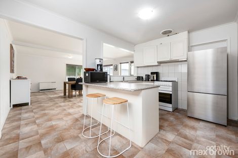 Property photo of 30 Dryden Concourse Mooroolbark VIC 3138