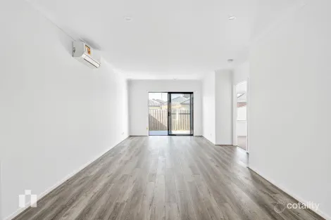 Property photo of 11 Duffy Avenue Doreen VIC 3754