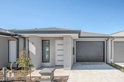 Property photo of 11 Duffy Avenue Doreen VIC 3754