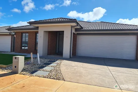 8 Letchworth St, Strathtulloh, VIC 3338