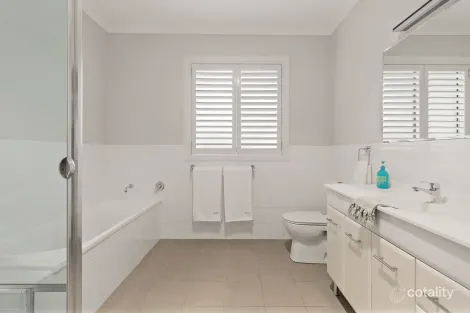 Property photo of 2/12-14 Margaret Street Warners Bay NSW 2282