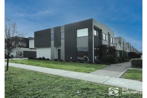 Property photo of 2 Push-Pea Way Cranbourne West VIC 3977