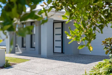 Property photo of 3 Benjamen Crescent Nirimba QLD 4551
