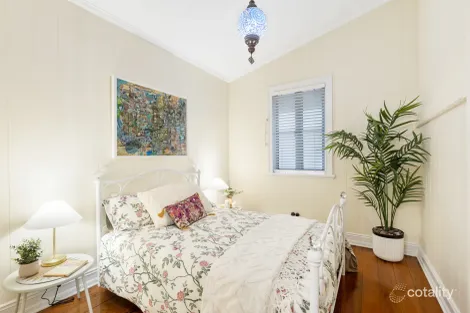 Property photo of 35 Flinders Parade Scarborough QLD 4020