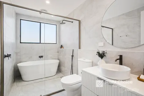 Property photo of 17A Hereford Chase Tullimbar NSW 2527