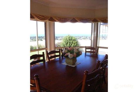 24 Sea-Lakes Cl, Lakes Entrance, VIC 3909