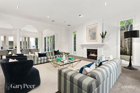 Property photo of 39 Lumeah Road Caulfield North VIC 3161