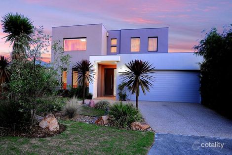 Property photo of 4 The Mews Waterways VIC 3195