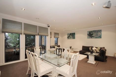 Property photo of 4 The Mews Waterways VIC 3195