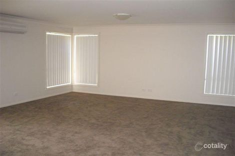 Property photo of 2/8 Robinia Way Cessnock NSW 2325
