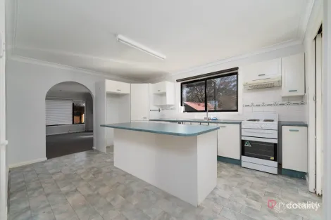 Property photo of 4 Mayfield Avenue Armidale NSW 2350