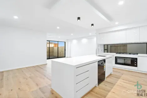 Property photo of 5 Ebb Drive Tarneit VIC 3029