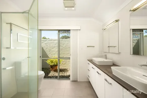 Property photo of 12 Pioneer Crescent Bellbowrie QLD 4070
