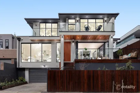 Property photo of 18 The Boulevard Malvern East VIC 3145
