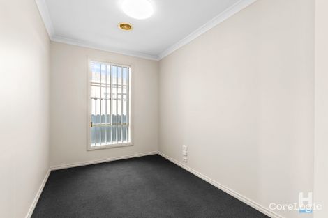 Property photo of 3 Tangelo Terrace Pakenham VIC 3810