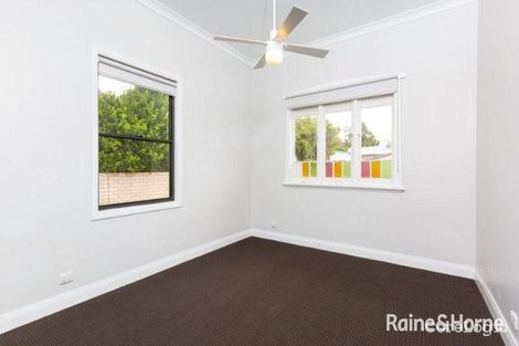 Property photo of 4 Nikkinbah Street Belmont North NSW 2280