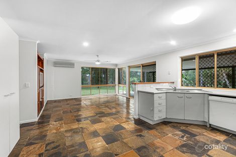 Property photo of 16 Lascelles Court Chuwar QLD 4306