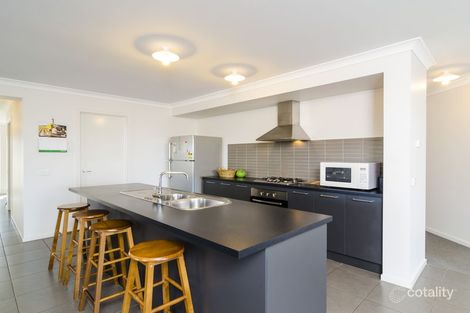 Property photo of 27 Grassbird Drive Point Cook VIC 3030