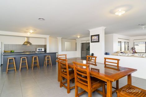 Property photo of 27 Grassbird Drive Point Cook VIC 3030