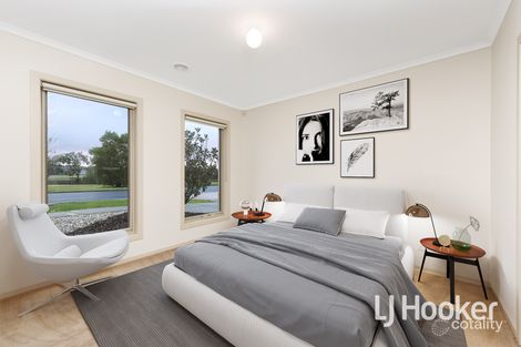 Property photo of 34 Sandalwood Drive Pakenham VIC 3810