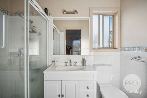 Property photo of 3 Kolor Place Bourkelands NSW 2650