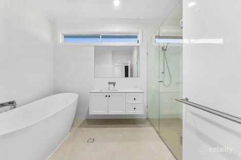 13 School Rd, Stafford, QLD 4053