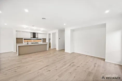 Property photo of 6 Claymore Street Beveridge VIC 3753