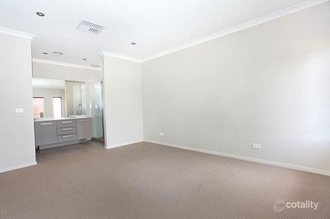 Property photo of 9 Hutmil Drive South Morang VIC 3752