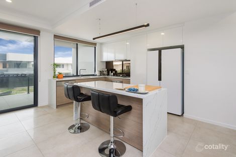 Property photo of 20 Park Cove Boulevard Hope Island QLD 4212