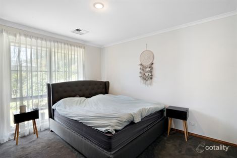 10 Quinway Ct, Hallett Cove, SA 5158