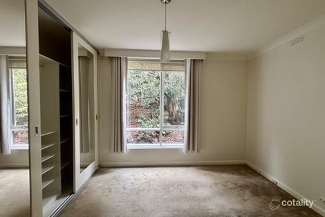 Property photo of 1/299-301 Burke Road Glen Iris VIC 3146