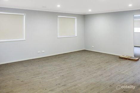 Property photo of 11 Brinkerhoff Crescent Point Cook VIC 3030