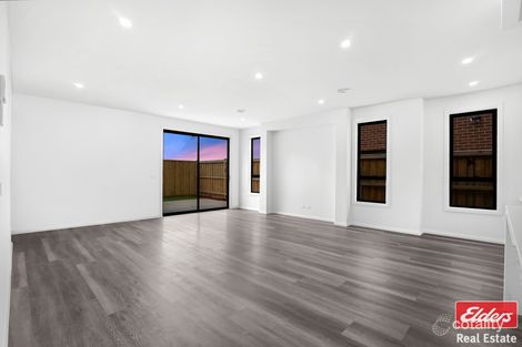 Property photo of 5 Palmdale Crescent Mambourin VIC 3024