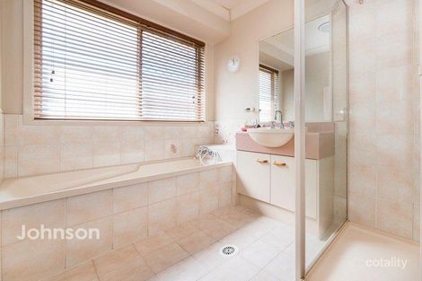 Property photo of 17 Mapia Rise Pacific Pines QLD 4211