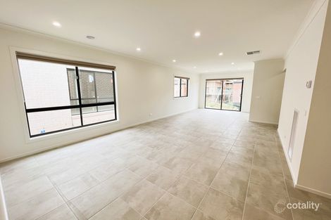 40 Dalhalla Cct, Clyde North, VIC 3978